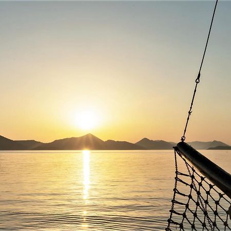 Rhythm Floating Hostel - Zadar Exterior foto